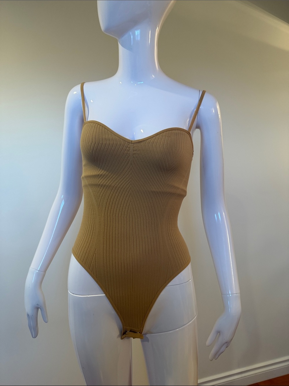 NWT Dynamite Martie Ribbed Sweetheart Bodysuit Tan XS